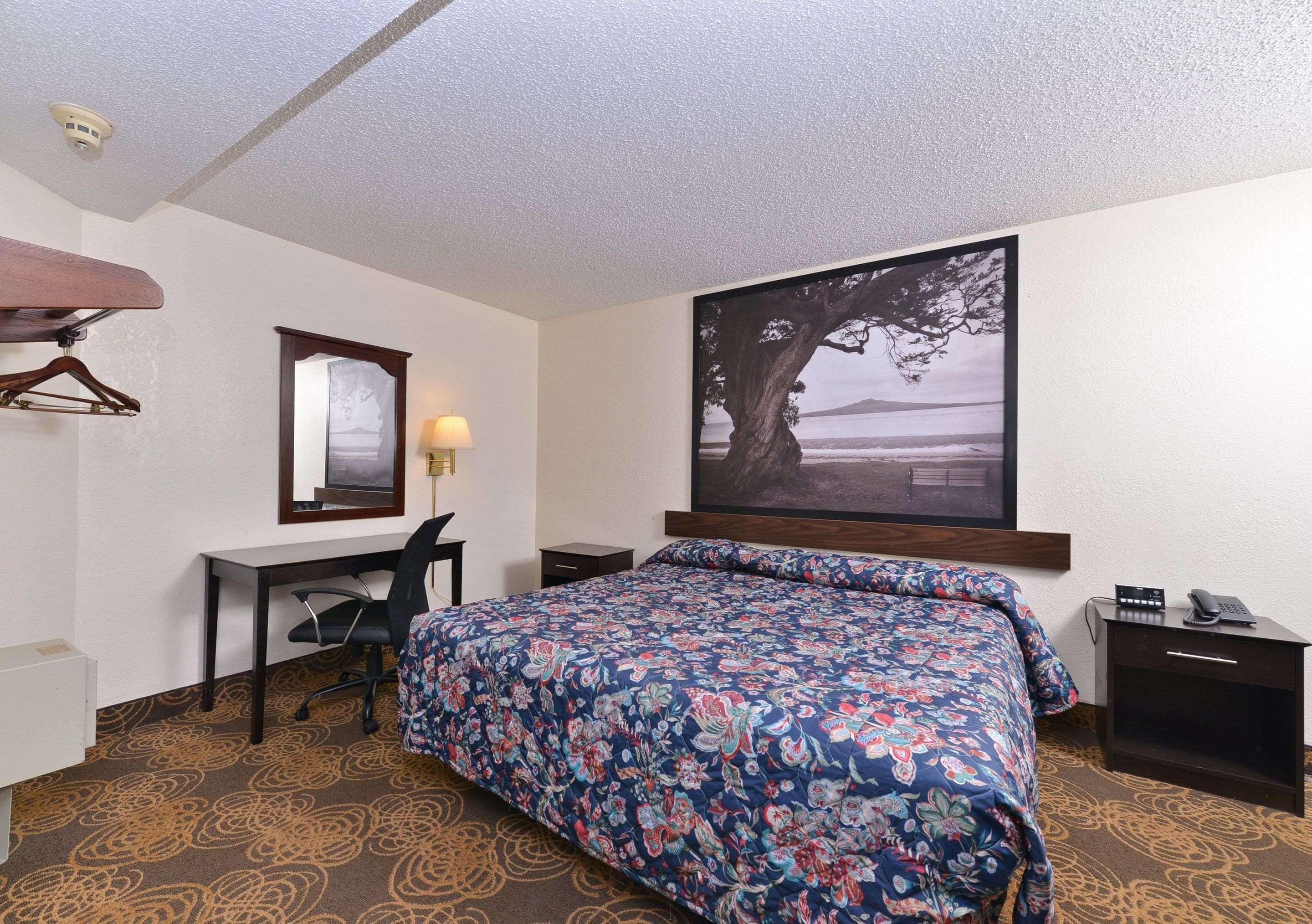Rodeway Inn Waukegan - Gurnee Bagian luar foto