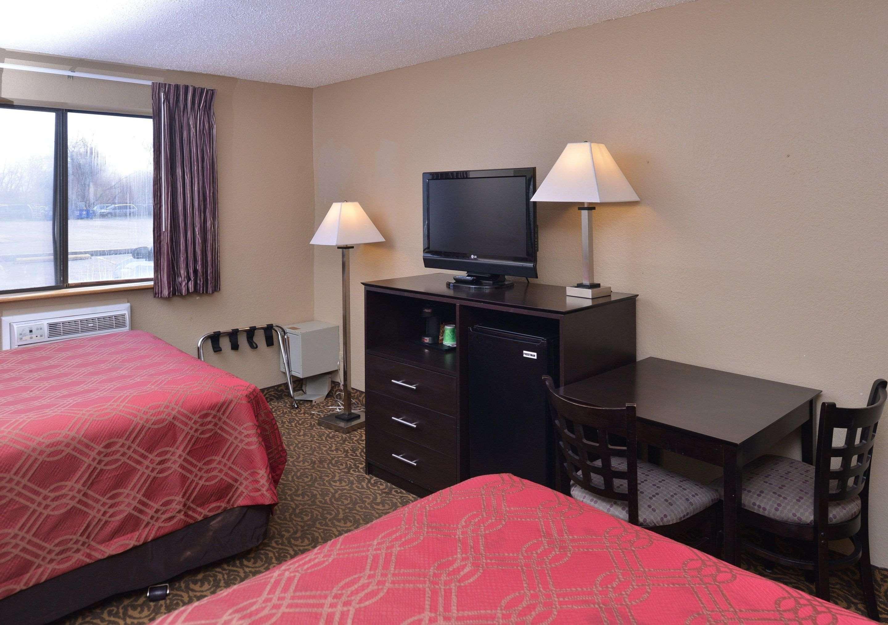 Rodeway Inn Waukegan - Gurnee Bagian luar foto