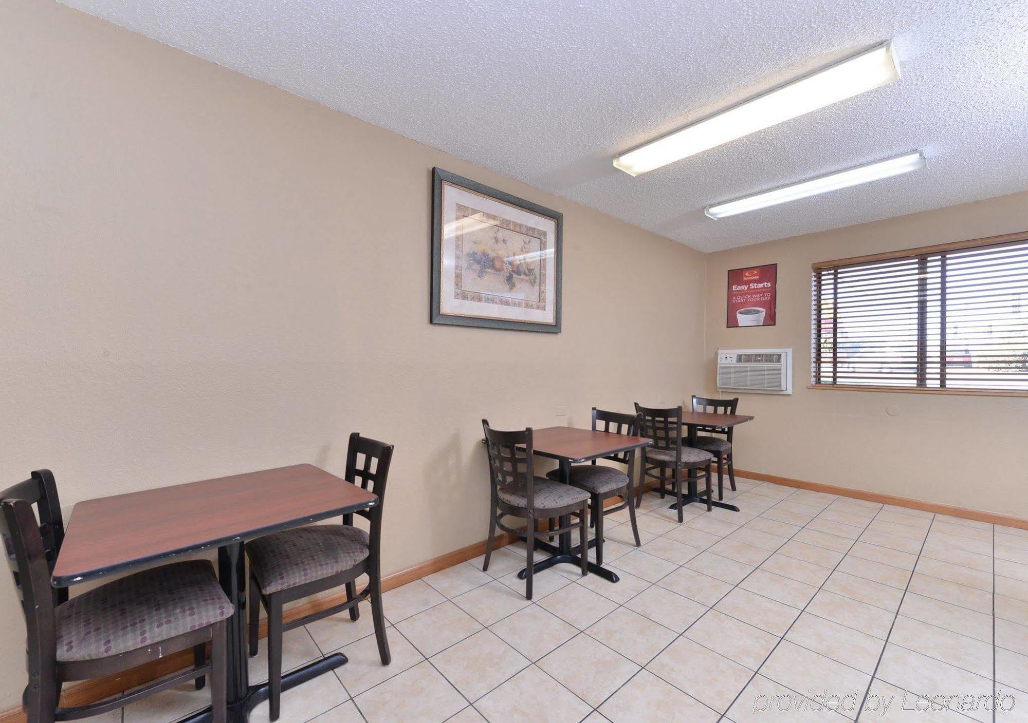 Rodeway Inn Waukegan - Gurnee Bagian luar foto